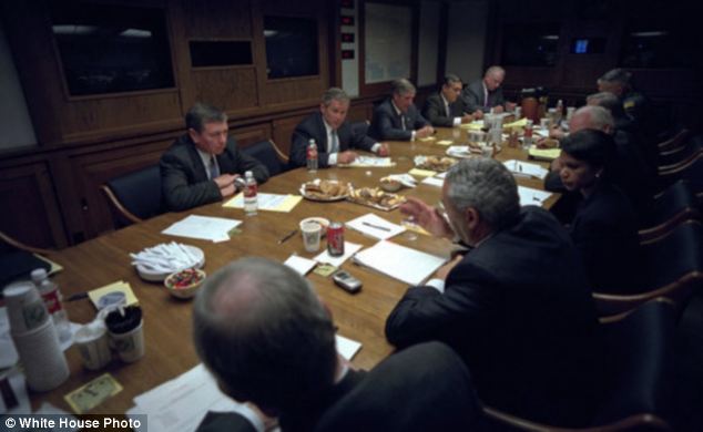 Президент Дж.Буш в подземном бункере времен второй мировой войны