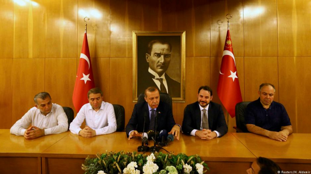 источник: https://twitter.com/hashtag/Turkey?src=tren&data_id=tweet%3A754088624900149248