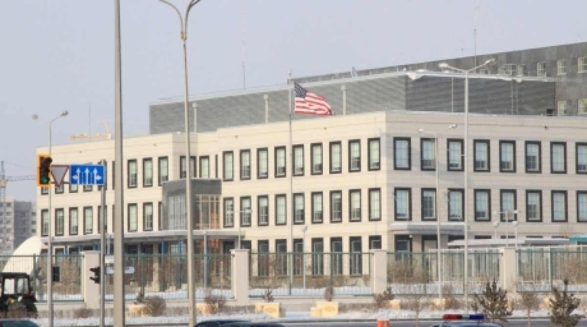 Консульство сша астана. Посольство США В Казахстане. Посольство США В Астане. Американское посольство в Алматы. Американское посольство в США Казахстан.