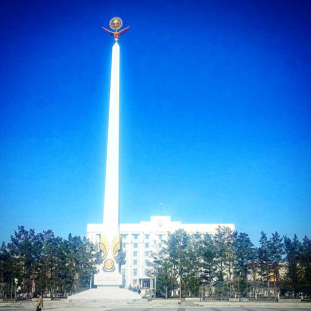 Монумент независимости Караганда