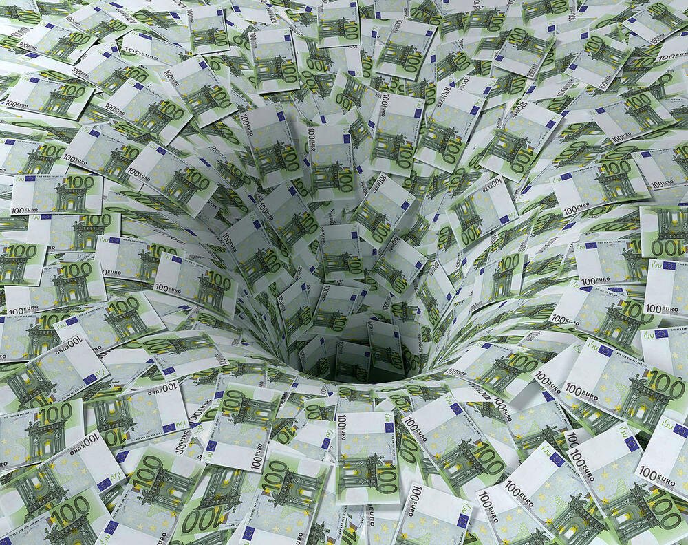 Гора денег евро