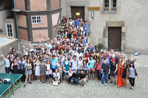 все участники Молодёжных курсов в Германии, замок Варенхольц
