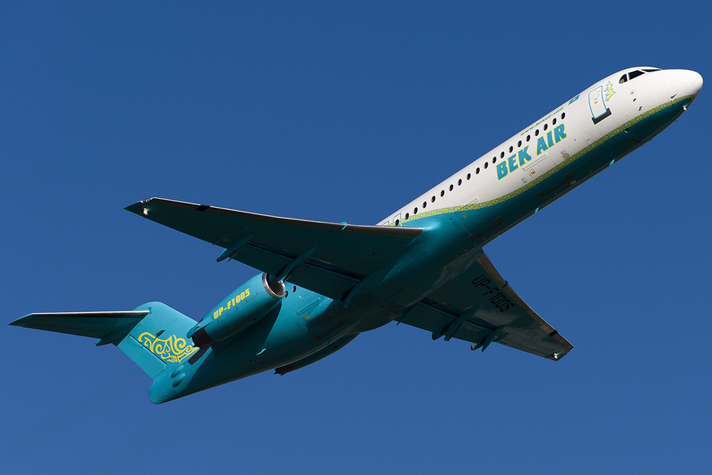 BekAir Fokker 100