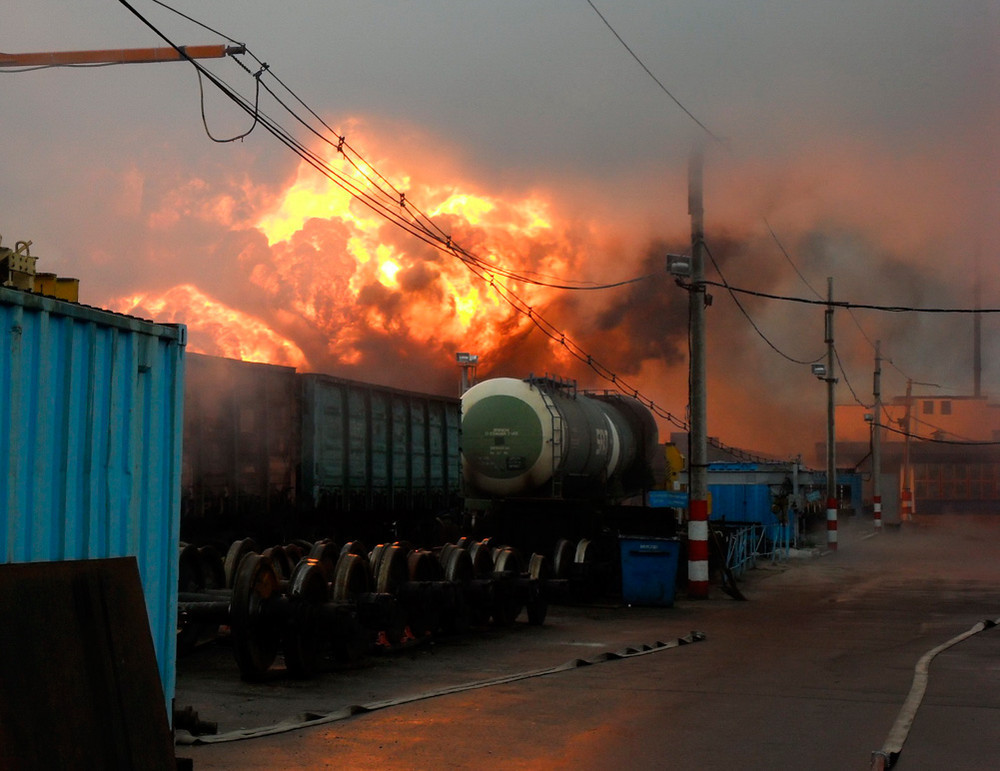 Пожар после железнодорожной катастрофы