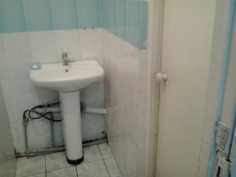 Туалет в мужской раздевалке СК Астана