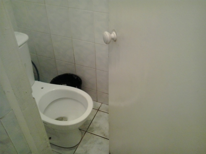 Туалет в мужской раздевалке СК Астана