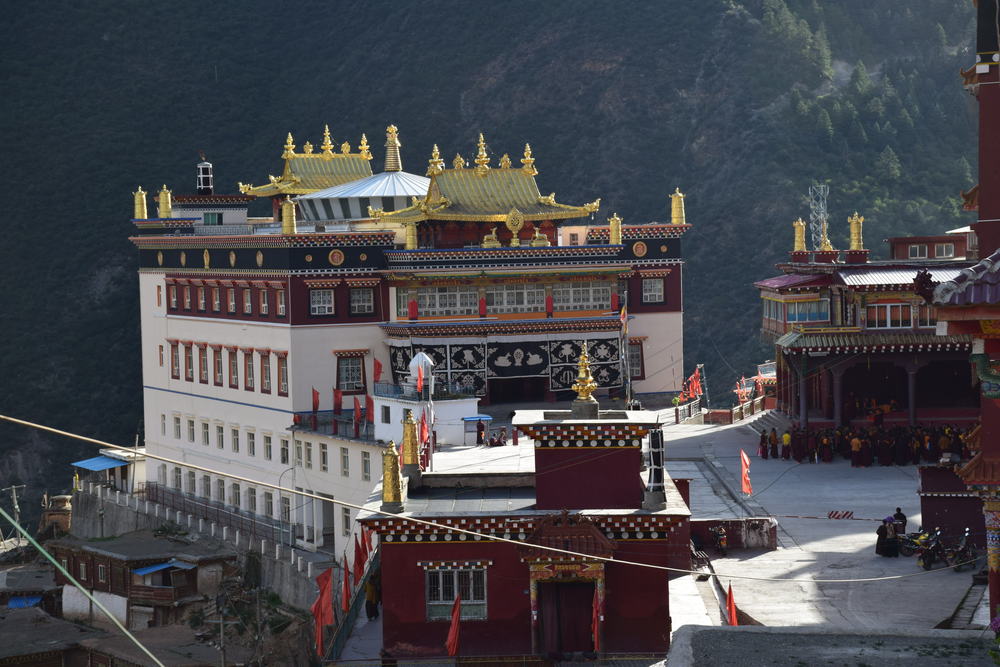 монастырь Палюл, традиции Ньигма, Восточный Тибет