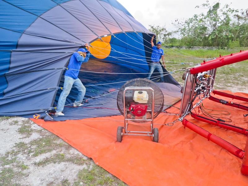 горный гид Андрей Гундарев на воздушном шаре в Доминикане