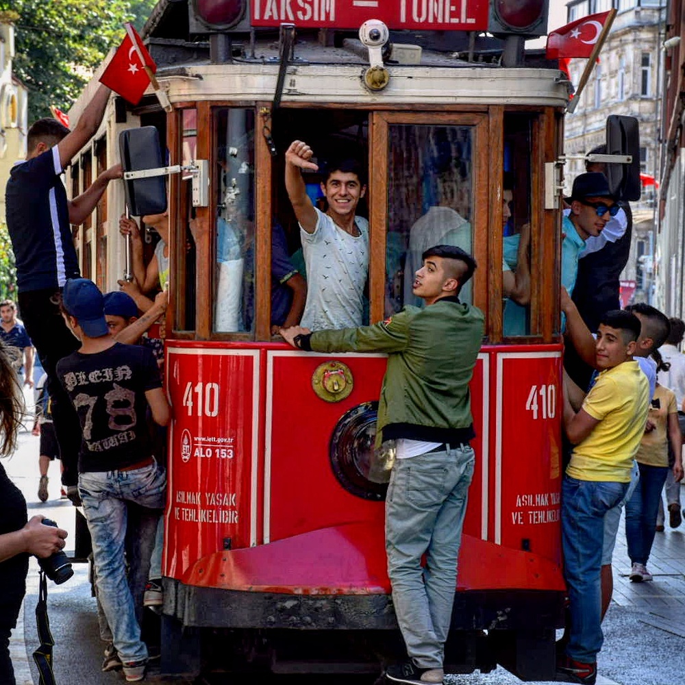 Стамбул, улица Истикляль