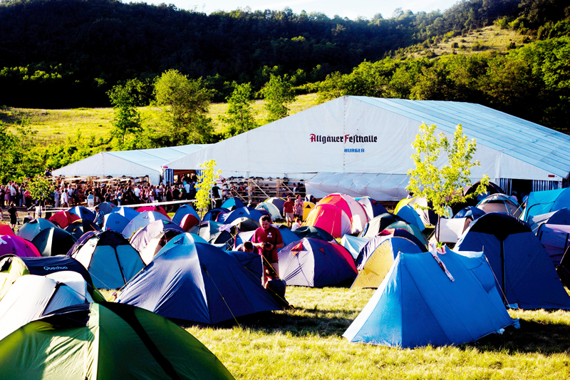 палатка на 4000 человек