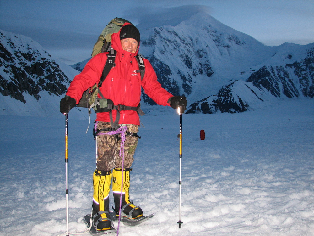 Аляска, альпинист Юрий Суханов идет на пик Денали