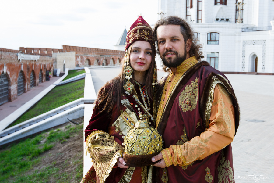 алматинский путешественник Андрей Гундарев (Алмазов) в Казани с царицей Сююмбике