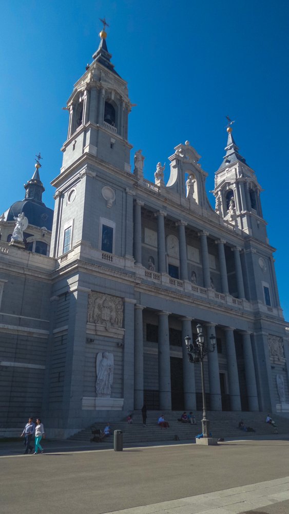 Мадрид, собор Альмудена