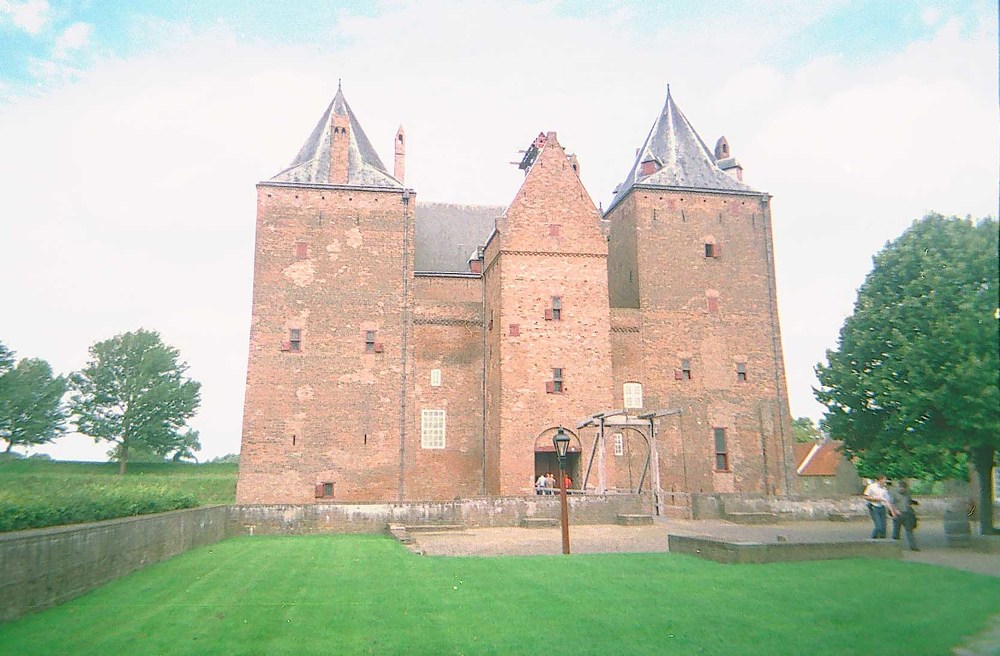 замок Лувестейн, Нидерланды