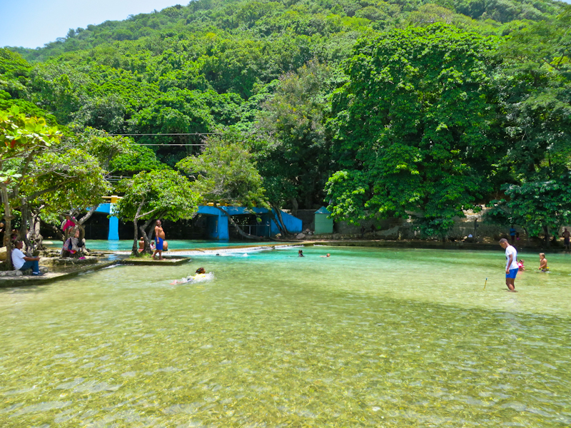 сакмая коротка река на планете - река Лос-Патос, Доминикана