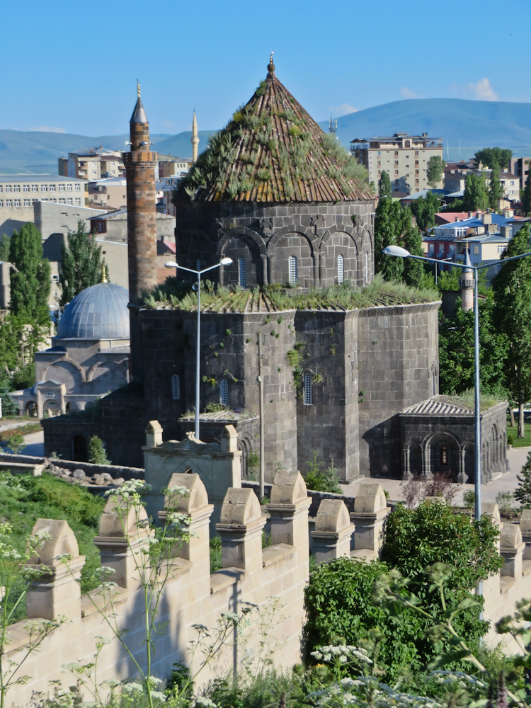 Карс фото. Карс город в Турции. Карс город в Армении. Крепость карс Турция. Карс Армения храм.