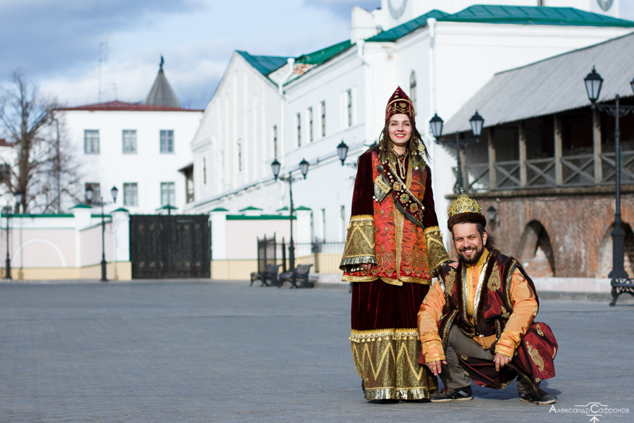 алматинский путешественник Андрей Гундарев (Алмазов) в Казани с царицей Сююмбике