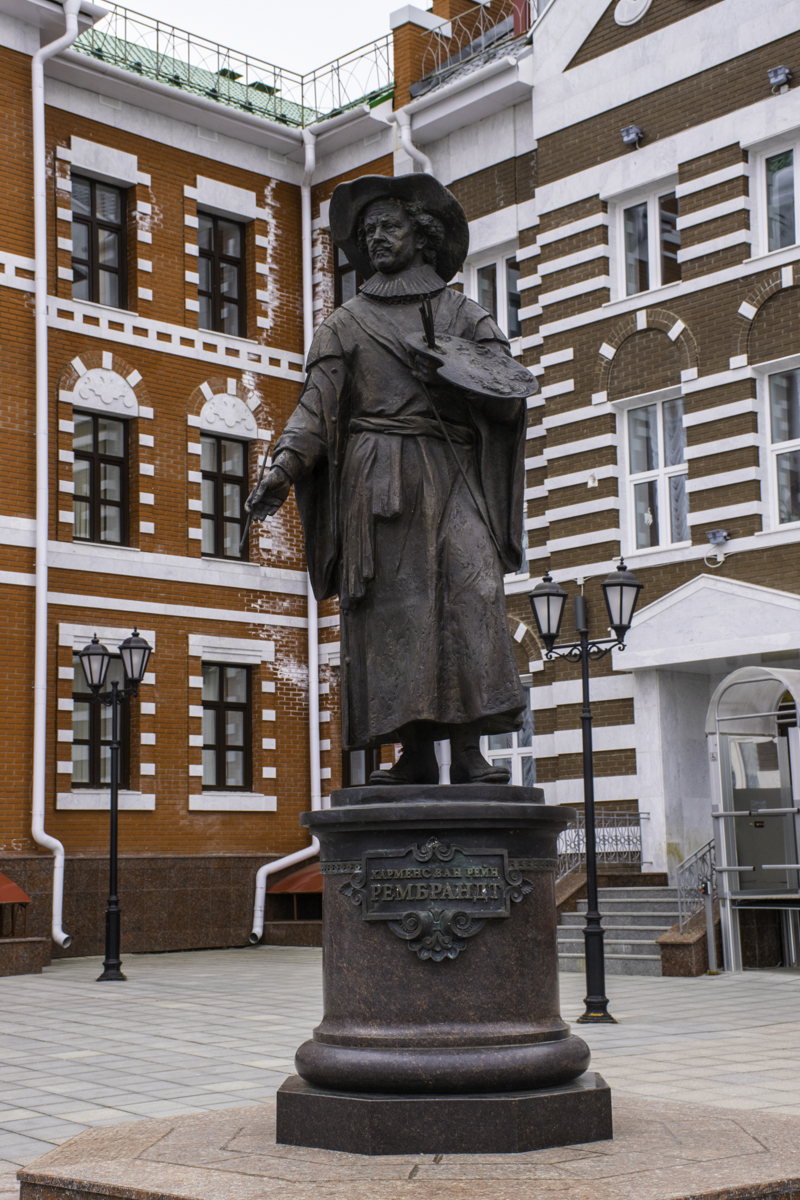 памятник Рембрандту в Йошкар-Оле