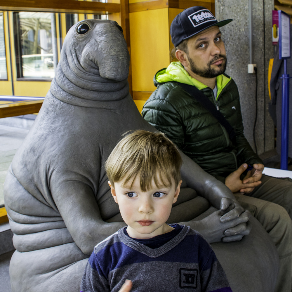 алматинский путешественник Андрей Гундарев (Алмазов) и Ждун в городе Лейден, Нидерланды