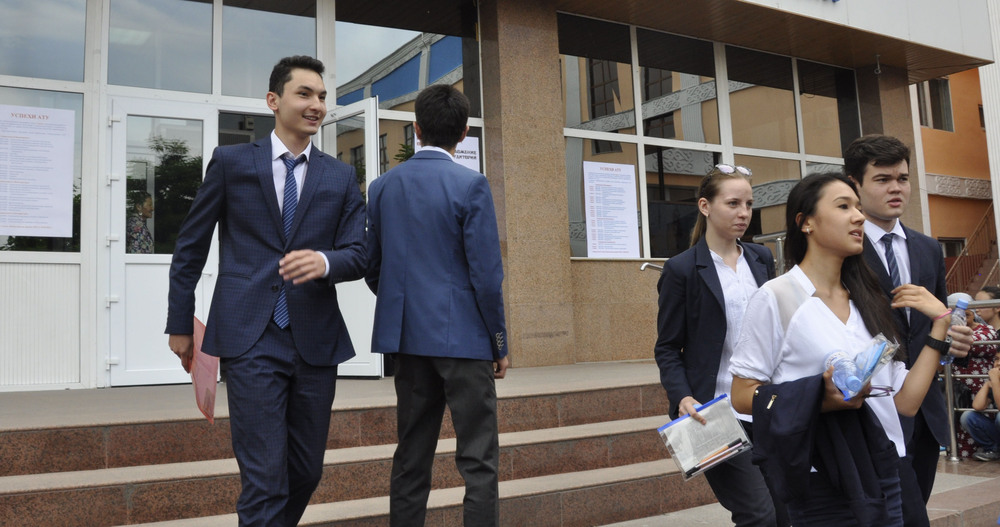 ЕНТ стартовало в Казахстане для 13 тысяч выпускников