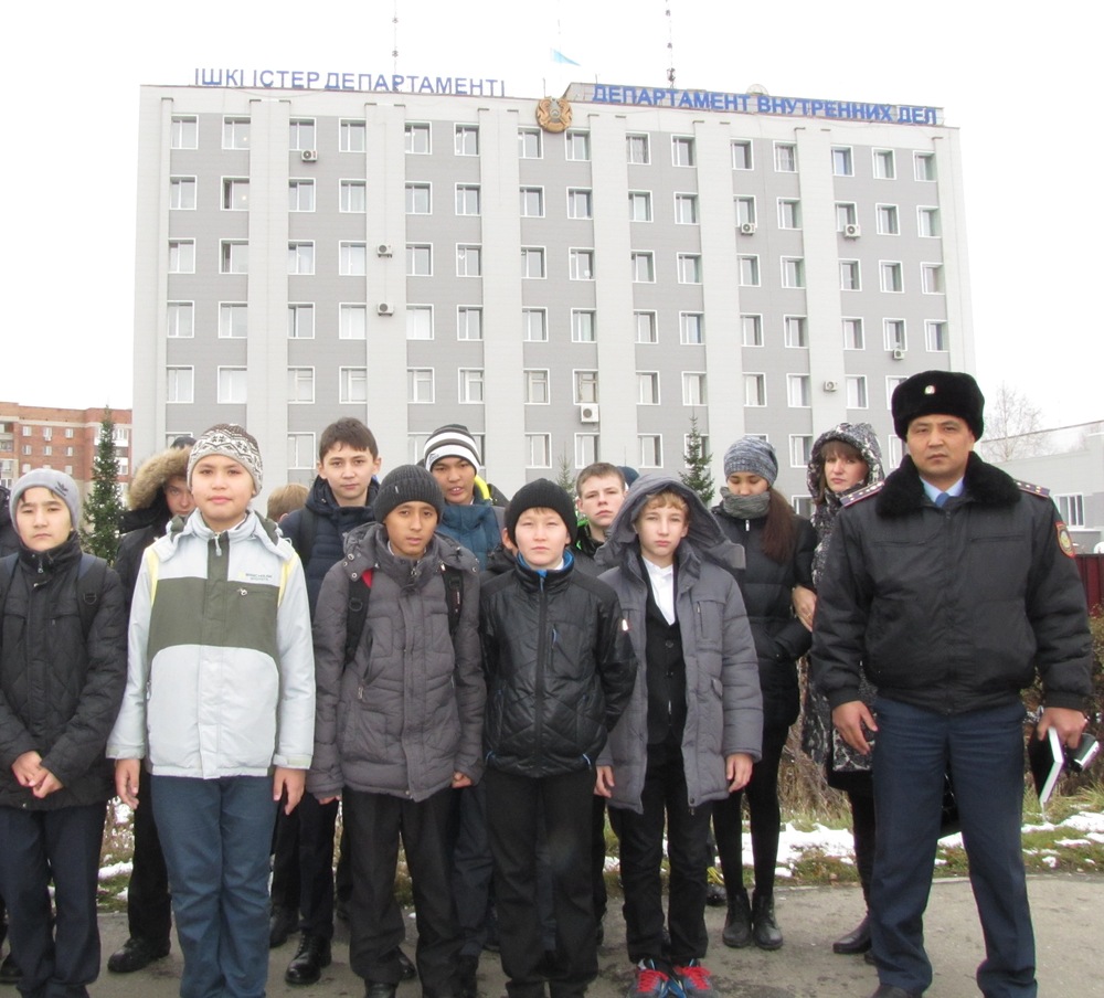 Полицейские Восточно-Казахстанской области провели акцию «Я и мой полицейский»