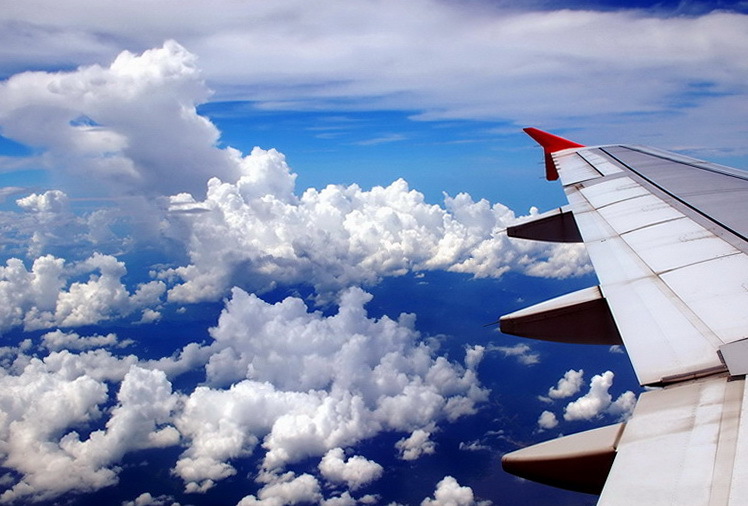 Фото неба с самолетом