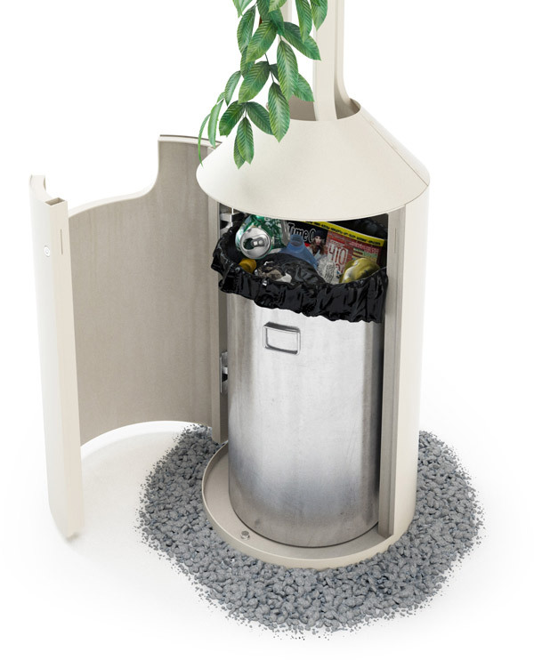 В основании «Флоруса» — широкая дверца, обеспечивающая легкий доступ к мусорному мешку.