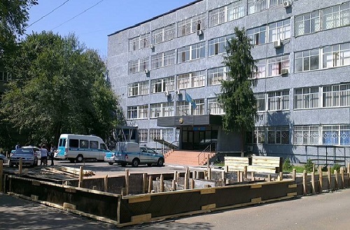 Строительство забора у УВД Алмалинского района Алматы