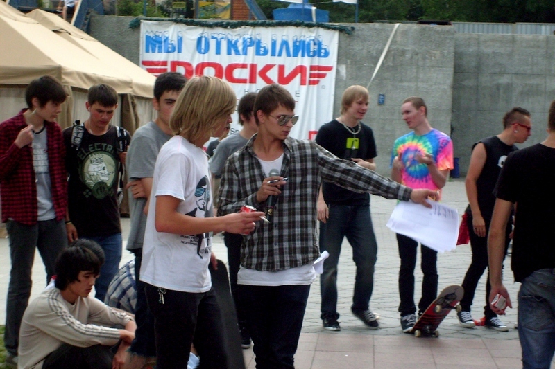 из блога Рустама Ниязова: выступления скейтбордистов в Алмате, район Ритц Палас