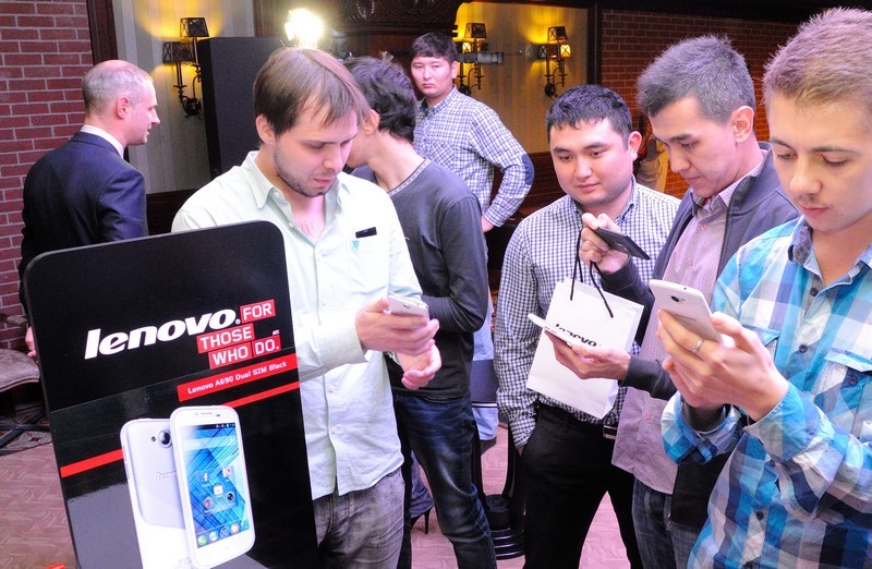 Фото niyazov:Церемония открытия пресс-конференции Lenovo 9.11.13	