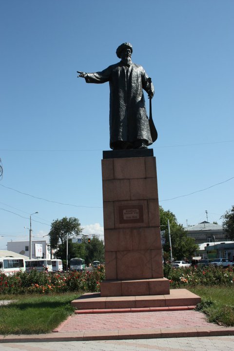 памятник Жамбулу Жабаеву. Скульптор Х. Наурызбаев