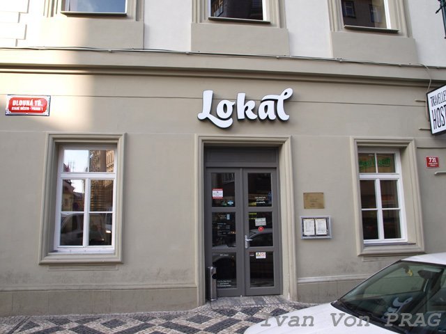 Новый пивной зал "Локал" в Праге