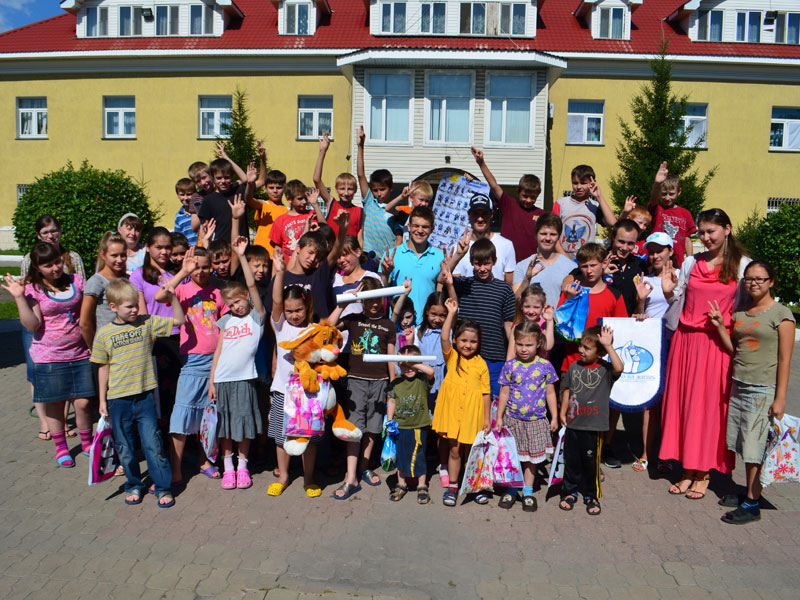 Хоккеисты Сарыарки посетили детский дом