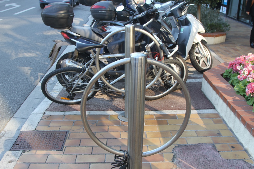 Стоянка мотоциклов в Монте-Карло