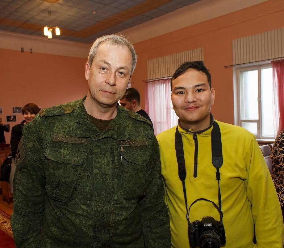 С Эдуардом Басуриным, заместителем командующего корпусом Минобороны ДНР.